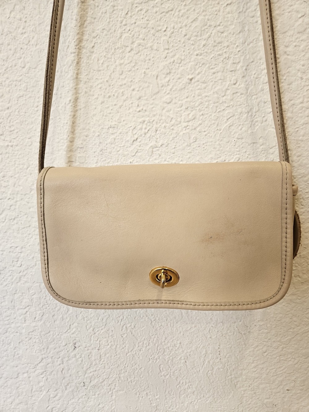 Vintage 80s/90s Mervyns Cream Bone Leather Crossbody Flap Bag | Coach Lookalike